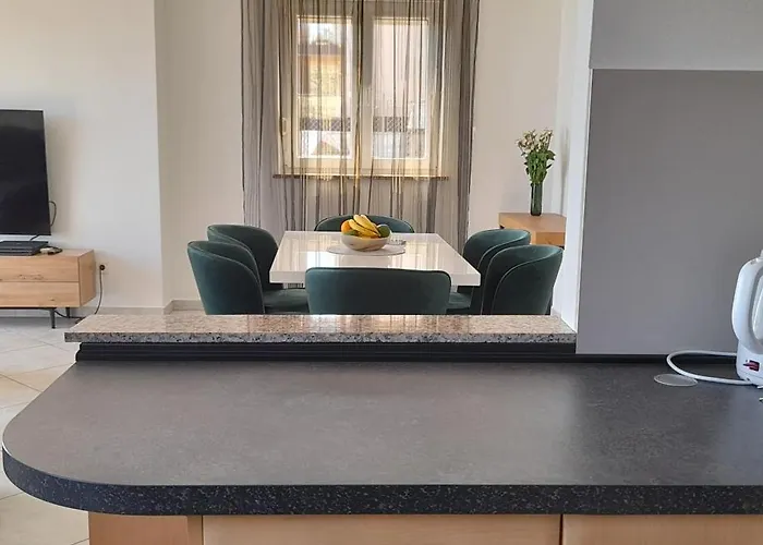 דירה No. 1 אופטיה